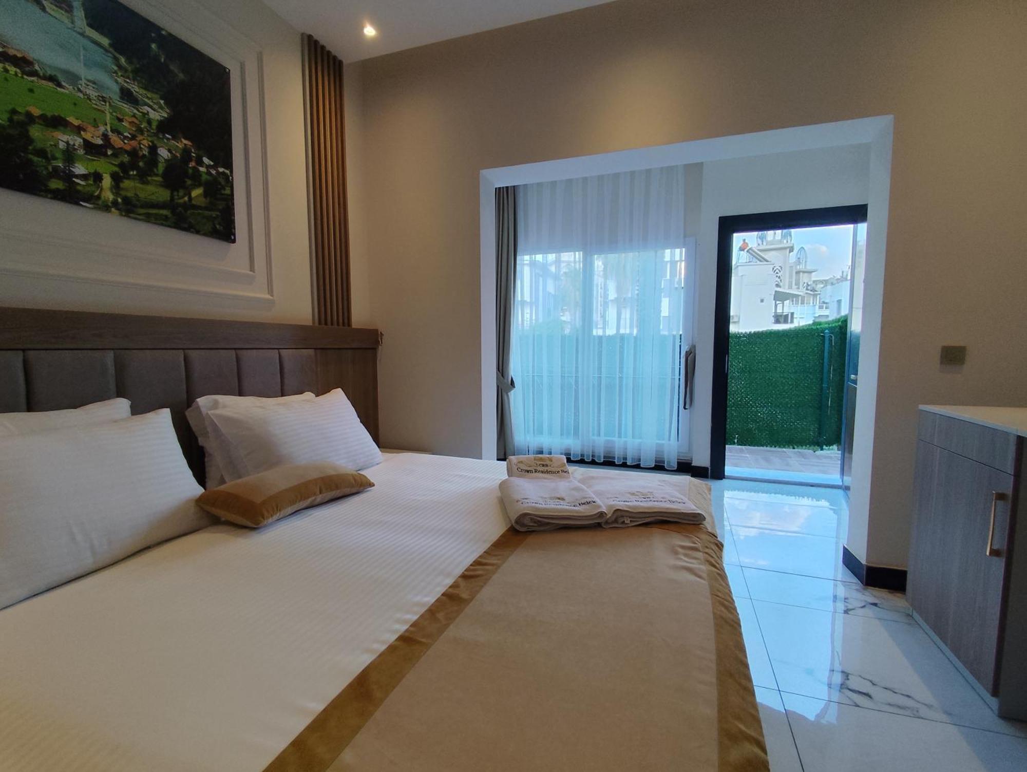 Crown Health & Hotel